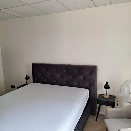 Apartment Beautiful 14 F In Chic Neighborhood In Center